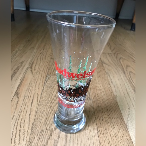 Vintage Budweiser Clydesdales winter scene beer glass in like new condition - Picture 1 of 7